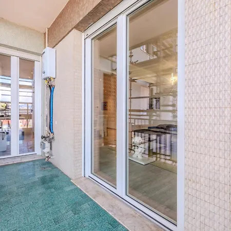 Attico Vista Mare - Free Wifi & Ac - 1 Minuto Apartamento