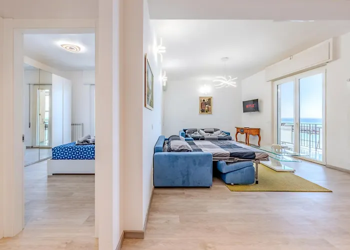 Attico Vista Mare - Free Wifi & Ac - 1 Minuto Savona