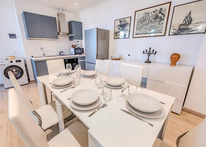 Appartement Attico Vista Mare - Free Wifi & Ac - 1 Minuto Savona