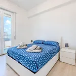 Attico Vista Mare - Free Wifi & Ac - 1 Minuto Apartment