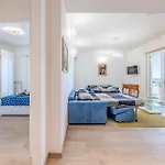 Attico Vista Mare - Free Wifi & Ac - 1 Minuto Savona