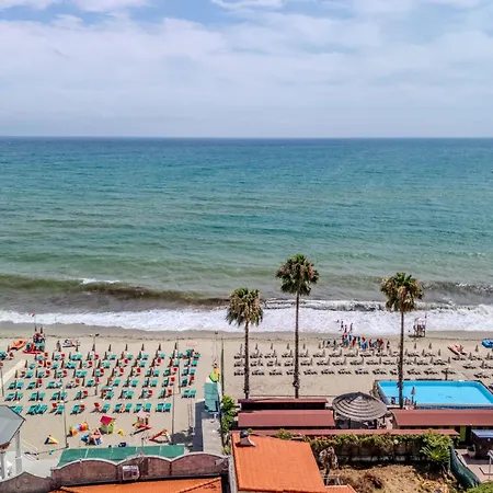 Attico Vista Mare - Free Wifi & Ac - 1 Minuto Apartment