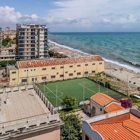 Attico Vista Mare - Free Wifi & Ac - Spiaggia 1 Minuto Savona